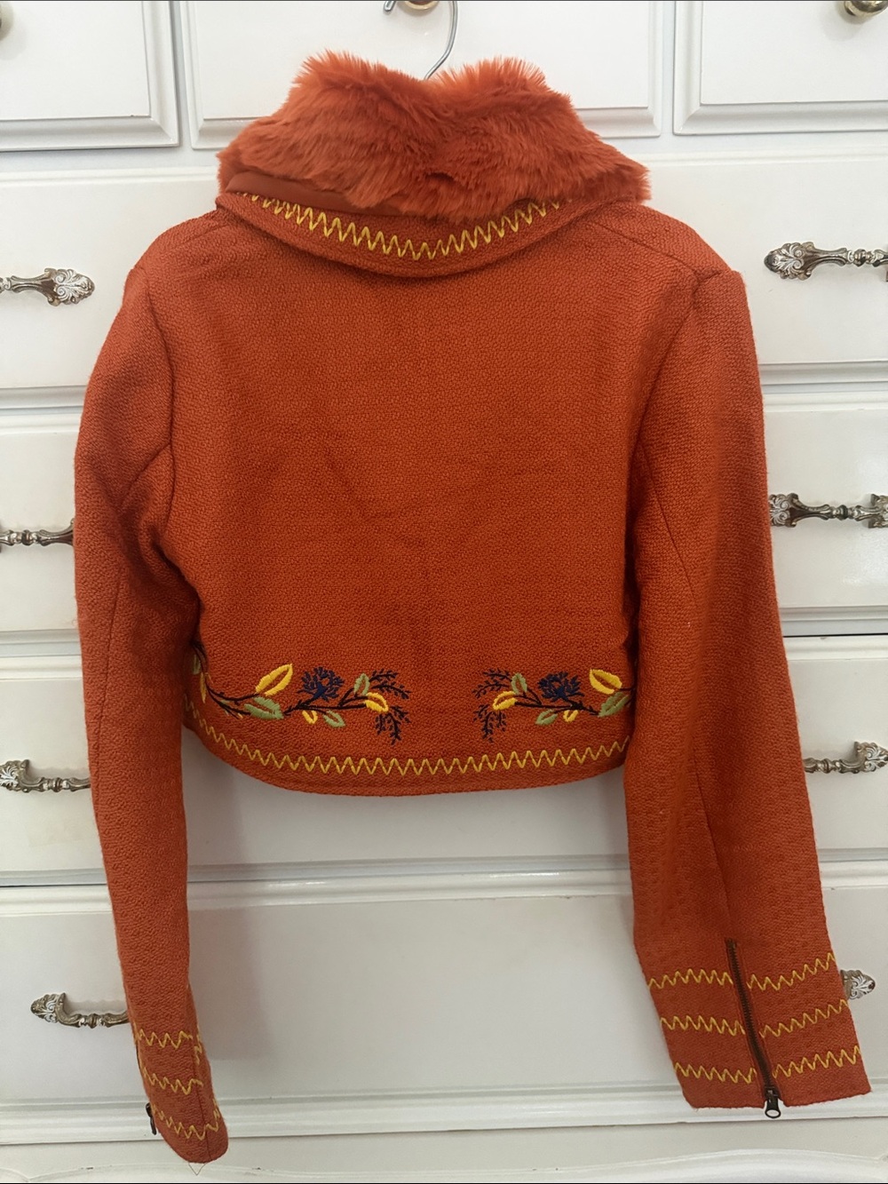 Hot Kiss Vintage-Inspired Orange Cropped Faux-Fur Collar Jacket - Picture 3 of 5